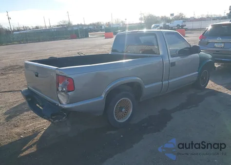 2001 Chevrolet S-10 z USA, uszkodzony, nr VIN 1GCCS145318246269